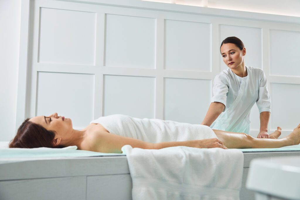 Luxury Spa: The Best Female to Male Spa in Aerocity, Noida, Paschim Vihar & Model Town